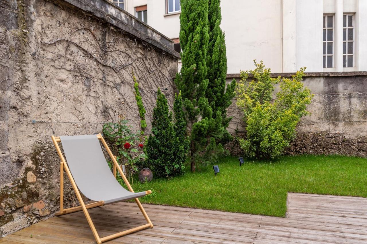 La Villa Sassolini Avec Jacuzzi Лион Екстериор снимка